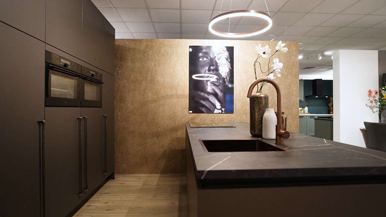 Video tour door onze showroom in Strijen