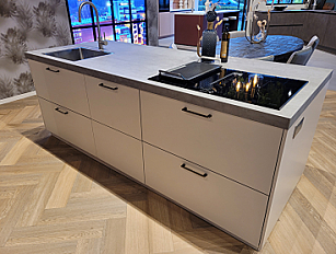 Showroomkeuken - Eilandkeuken met kastenwand - Amersfoort 02