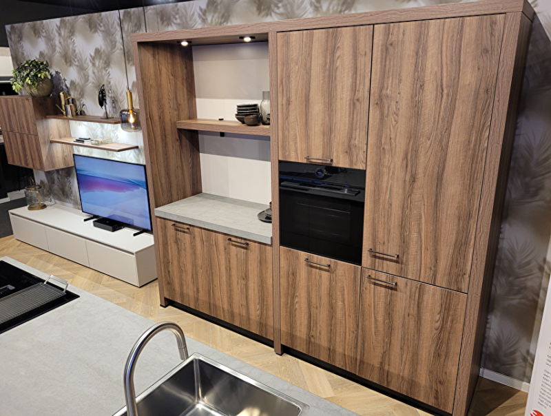 Showroomkeuken - Eilandkeuken met kastenwand - Amersfoort 04