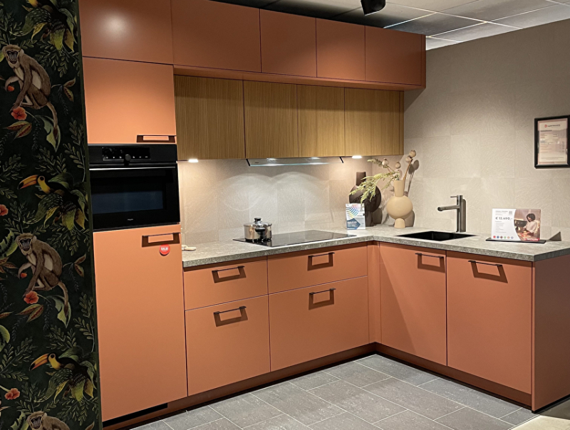 Showroomkeuken Elburg Cerezo NCS Richard Puur Eiken - 01