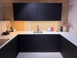 Zutphen 2578_franchetti-onyxzwart-mat-u-opstelling-02