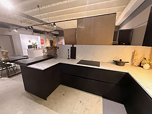 Zutphen 2580_franchetti-onyxzwart-mat-u-opstelling-04