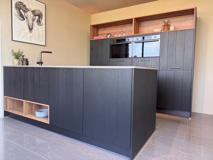 Showroomkeuken Noland | kookeiland | 243x98+243 | compleet