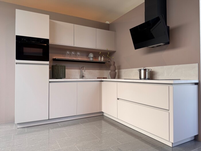 Showroomkeuken Migot | zandgrijs | 251x250 | compleet