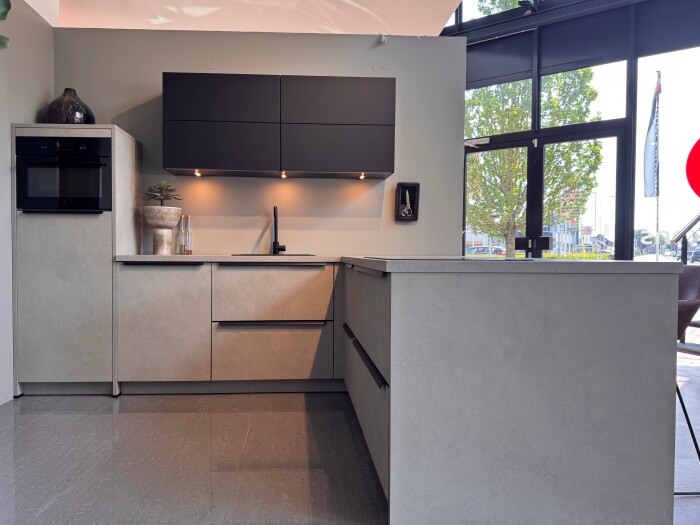Showroomkeuken Koch | U-keuken | 320x228x100 | compleet